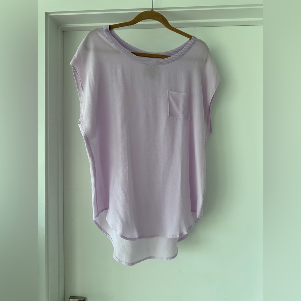 Cha Sor Soft Silk Lilac Sleeveless Women's Tee in Large.